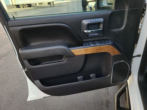 Used 2016 Chevrolet Silverado 2500 LTZ AWD/4WD image 9