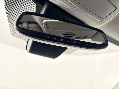 Certified 2026 Toyota Sienna XLE FWD image 23