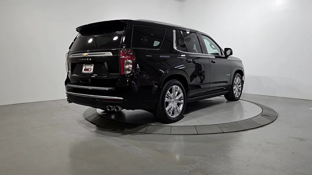 Used 2024 Chevrolet Tahoe High Country AWD/4WD image 5