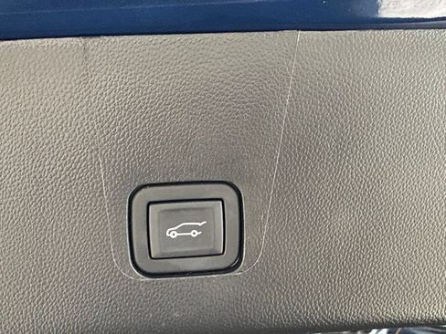 Certified 2023 Chevrolet Traverse LT AWD/4WD image 31