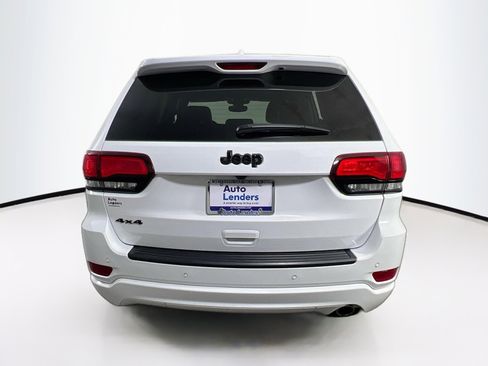 Used 2022 Jeep Grand Cherokee Laredo X image 6