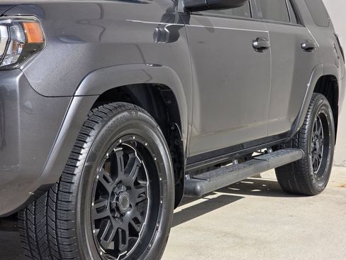 Used 2018 Toyota 4Runner SR5 RWD image 40