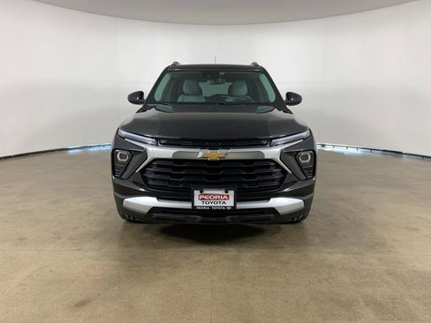 Used 2025 Chevrolet TrailBlazer LT image 3