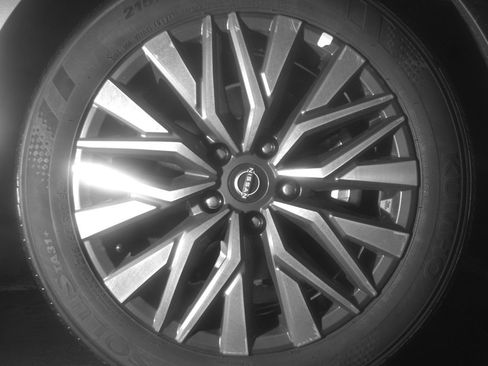 Used 2025 Nissan Altima 2.5 SV image 13