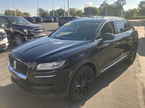 Used 2021 Lincoln Nautilus Reserve w/ Monochromatic Package AWD/4WD image 3