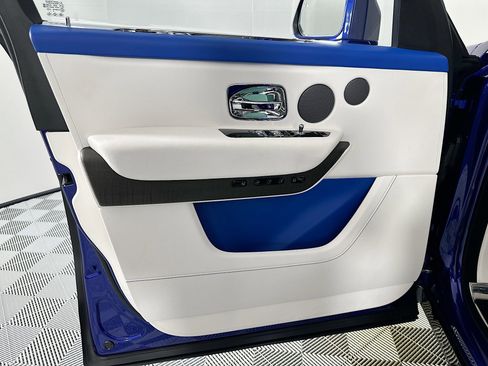 Certified 2025 Rolls-Royce Cullinan AWD/4WD image 16