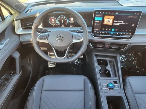 New 2026 Volkswagen Tiguan SE R-Line image 25