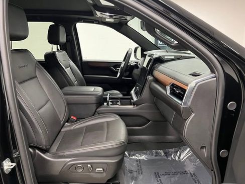 Used 2025 GMC Yukon XL Denali w/ Sun & Power Step Package image 65