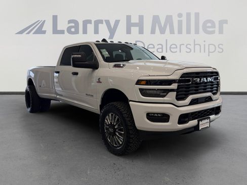 New 2026 RAM 3500 Big Horn AWD/4WD image 7