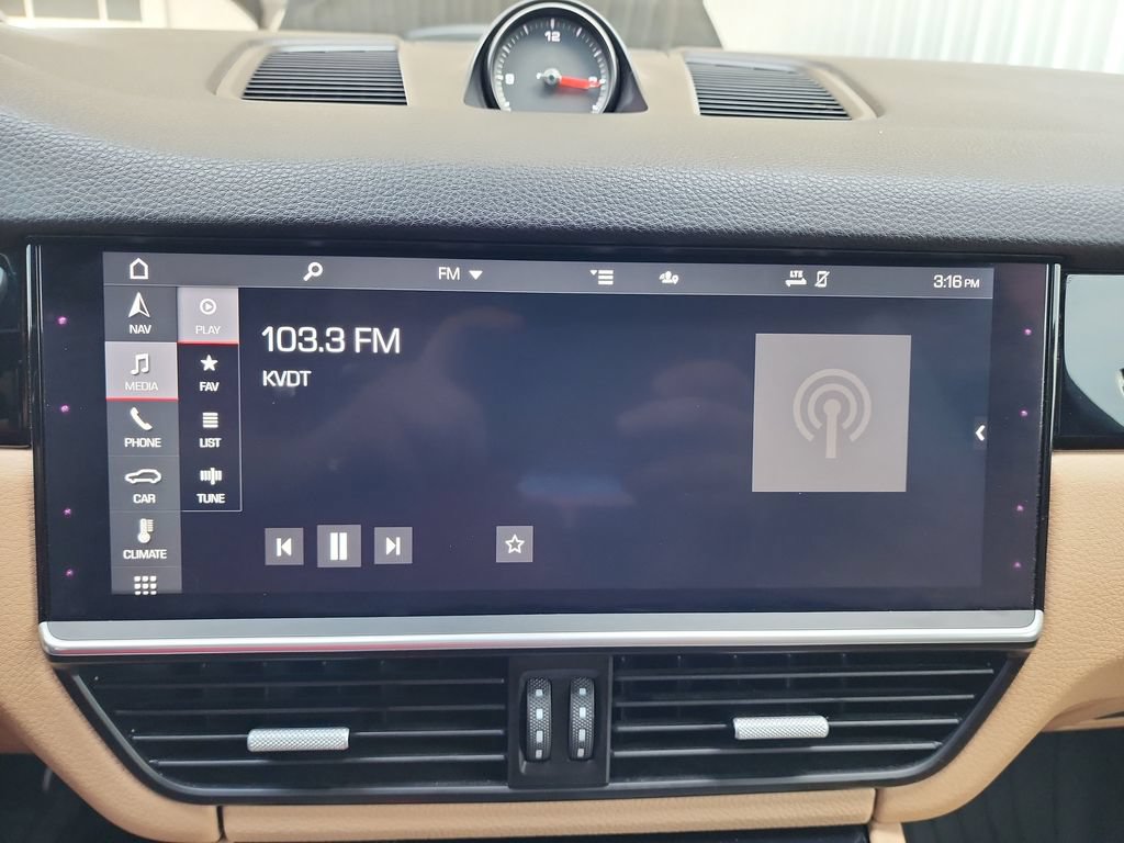 Used 2020 Porsche Cayenne AWD/4WD image 26
