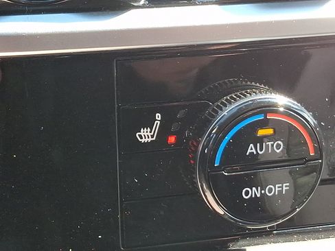 Used 2025 Nissan Pathfinder SV AWD/4WD image 25