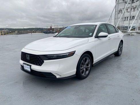 Certified 2023 Honda Accord EX image 8