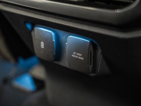 Used 2023 Ford F150 Lariat w/ Equipment Group 502A High image 43