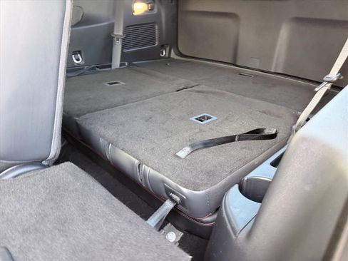 Used 2025 Ford Explorer ST-Line w/ ST-Line Street Pack image 13