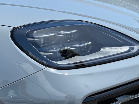 Used 2026 Porsche Cayenne E-Hybrid AWD/4WD image 38