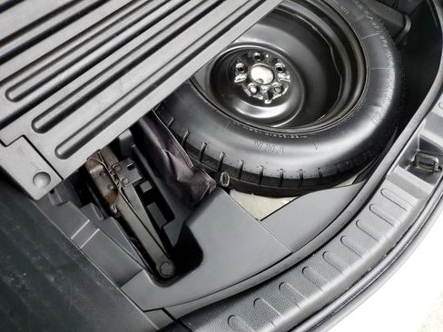 Used 2016 Toyota RAV4 SE image 44