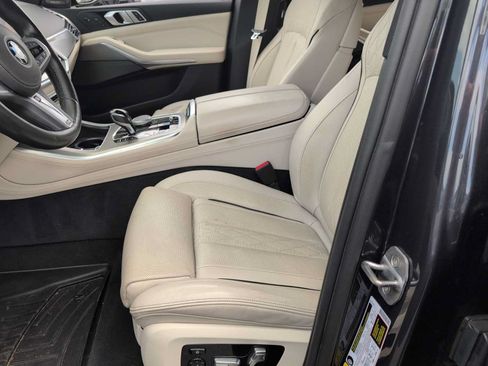 Used 2019 BMW X5 xDrive50i w/ M Sport Package AWD/4WD image 16