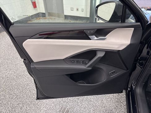 New 2026 Volkswagen Tiguan SE AWD/4WD image 18