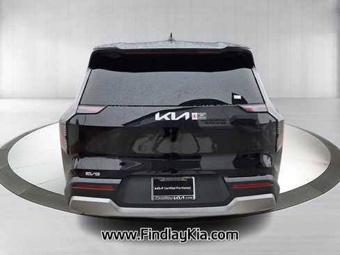 Certified 2026 Kia EV9 Light image 8