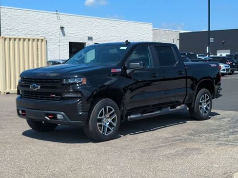 Used 2019 Chevrolet Silverado 1500 LT Trail Boss AWD/4WD image 7
