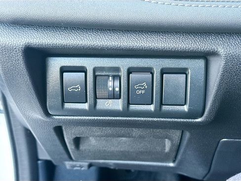 Used 2022 Subaru Outback Touring w/ Popular Package #2 image 10