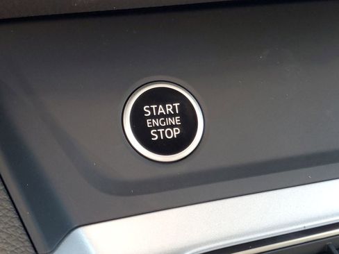 New 2025 Audi Q3 2.0T Premium image 31