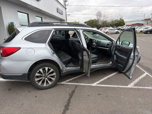Used 2017 Subaru Outback 2.5i Limited image 17