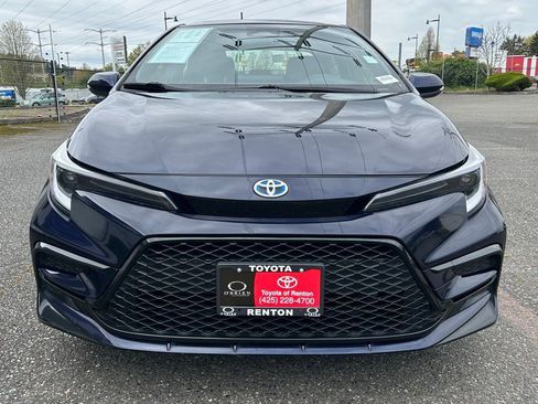 Certified 2024 Toyota Corolla SE w/ SE Package FWD image 2