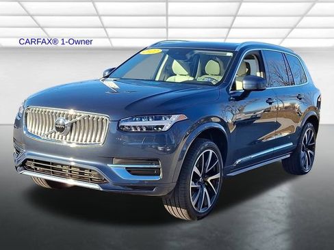 Used 2022 Volvo XC90 T8 Inscription Expression w/ Climate Package image 3