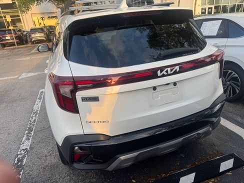 Used 2024 Kia Seltos S image 2