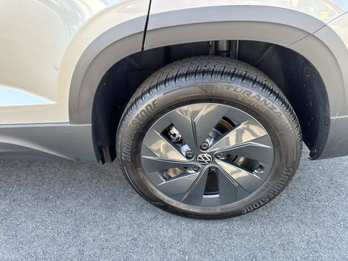 New 2026 Volkswagen Taos S image 6