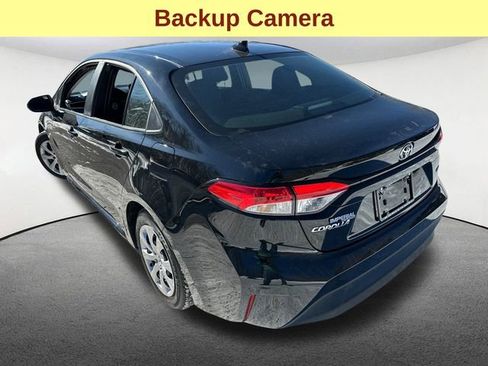 Certified 2025 Toyota Corolla LE image 9