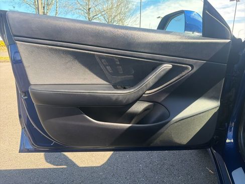 Used 2019 Tesla Model 3 Standard Range Plus image 11