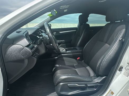 Used 2019 Honda Civic Sport image 4