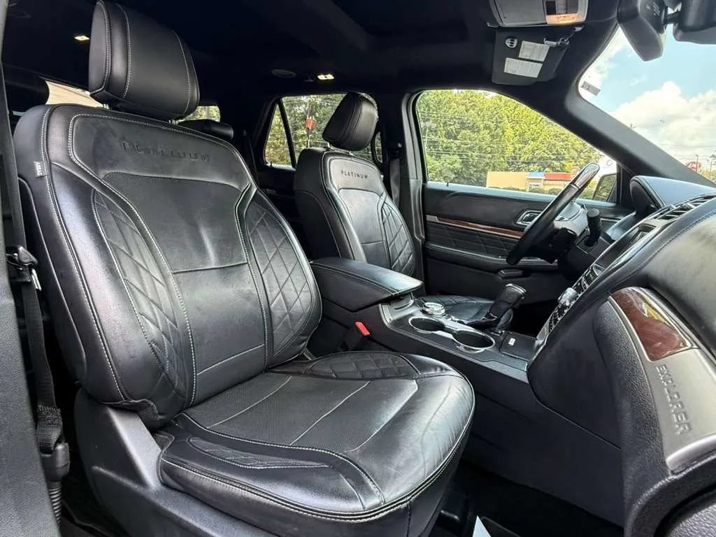 Used 2018 Ford Explorer Platinum AWD/4WD image 12