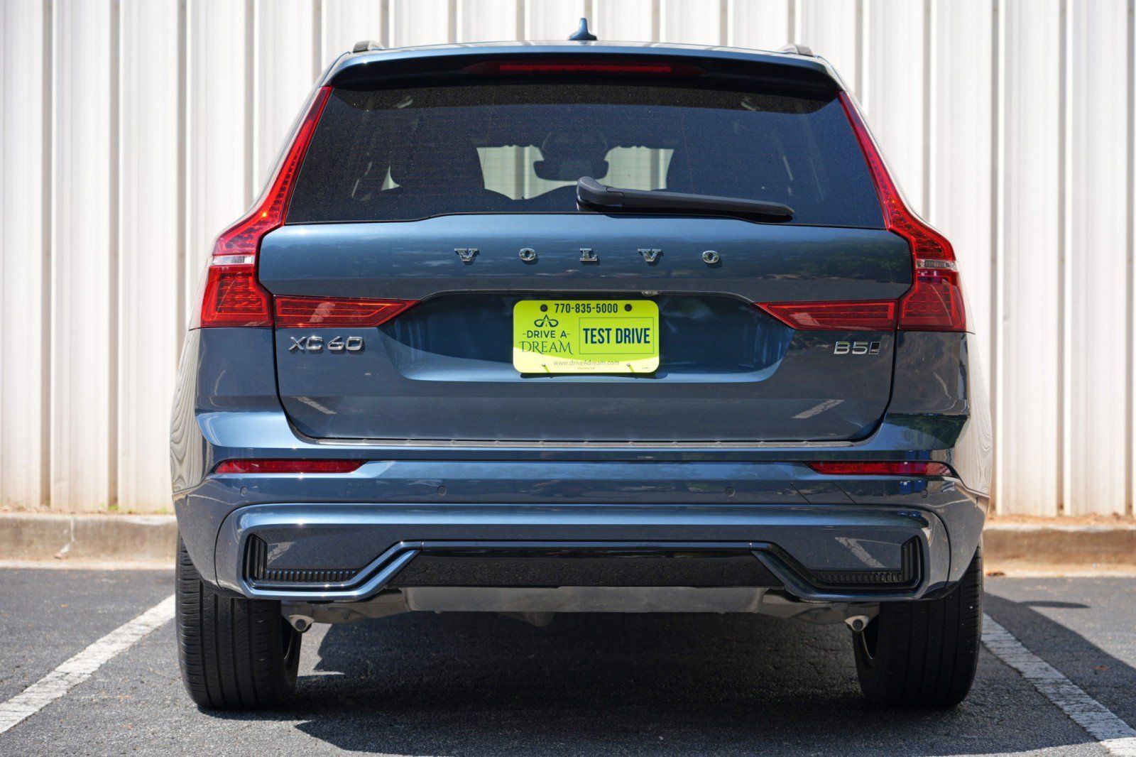 Used 2025 Volvo XC60 B5 Plus w/ Protection Package Premier AWD/4WD image 11