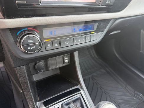 Used 2014 Toyota Corolla LE w/ Driver Convenience Package image 23