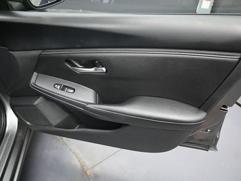 Used 2025 Nissan Sentra SV FWD image 30