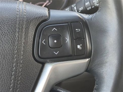 Used 2016 Toyota Highlander XLE image 27