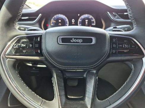 Used 2023 Jeep Grand Cherokee L Overland w/ Luxury Tech Group IV AWD/4WD image 22