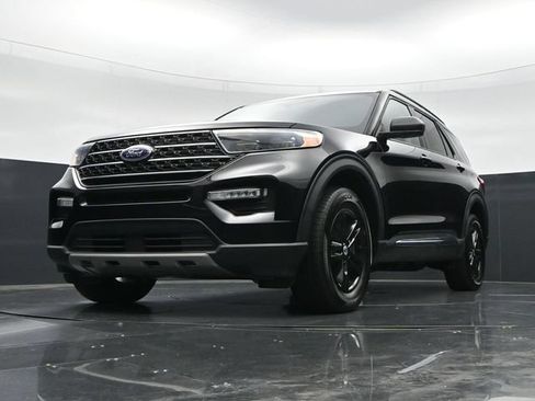 Used 2023 Ford Explorer XLT w/ Equipment Group 202A AWD/4WD image 48