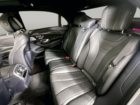 Used 2018 Mercedes-Benz S 560 Sedan image 18