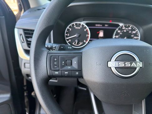 Used 2025 Nissan Rogue S AWD/4WD image 12