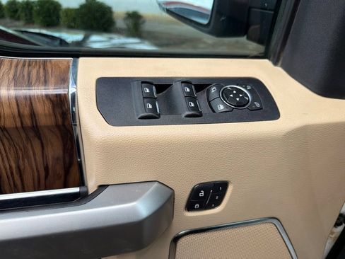 Used 2020 Ford F150 Lariat w/ Equipment Group 502A Luxury AWD/4WD image 10