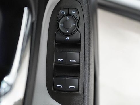 Used 2024 Chevrolet Equinox LS w/ Driver Confidence II Package FWD image 20