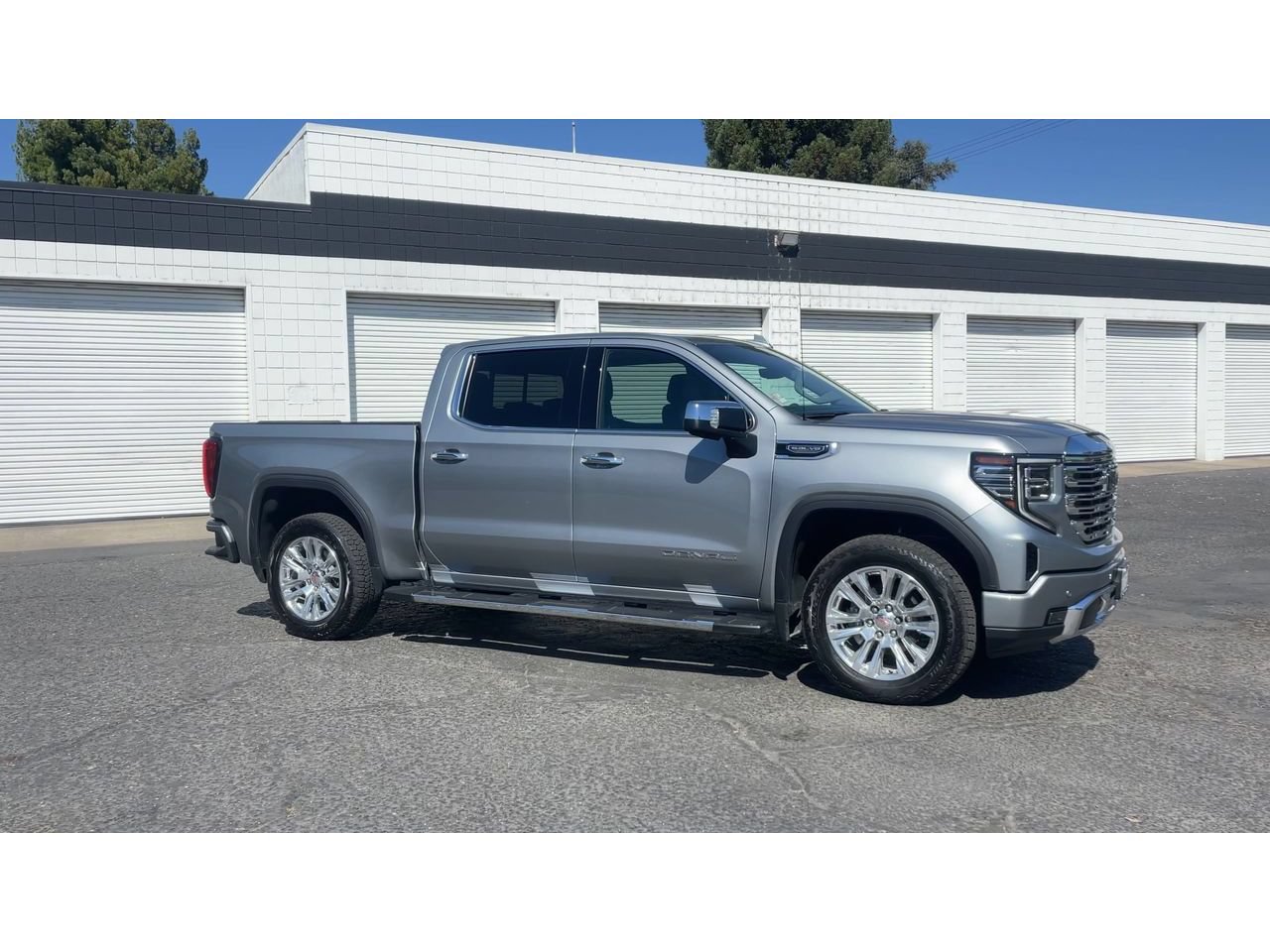 Used 2025 GMC Sierra 1500 Denali w/ Technology Package AWD/4WD image 4