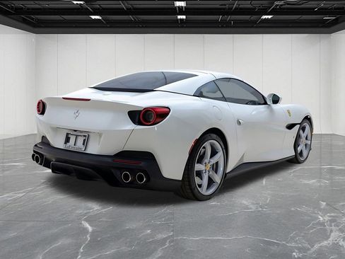 Used 2019 Ferrari Portofino Base image 14