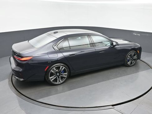 Used 2023 BMW 760i xDrive w/ Luxury Rear Seating Package AWD/4WD image 37