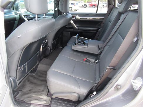 Used 2022 Lexus GX 460 Premium w/ Premium Package image 30