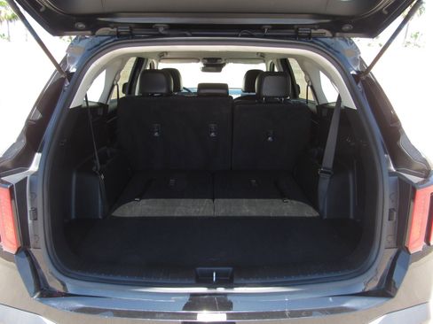 Used 2024 Kia Sorento S AWD/4WD image 12
